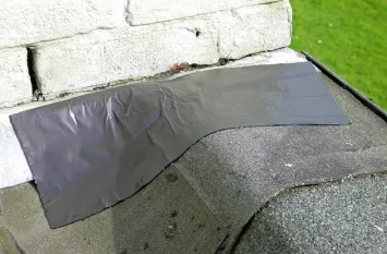 Sealing and repairing roof flashing